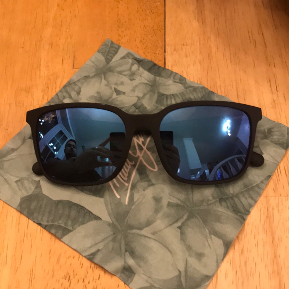 Men’s Maui Jim Wild Coast; Used.